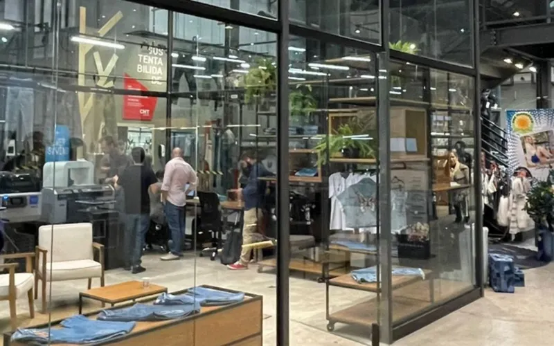 DSI inaugura showroom Estamparia Criativa na Denim City, em São Paulo