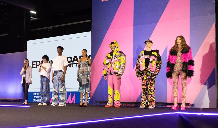 A Estamparia Criativa DSI + Epson foi a escolha do Stylist Dario Mittmann para estampar sua nova coleção Blue Jeans, White T-shirt